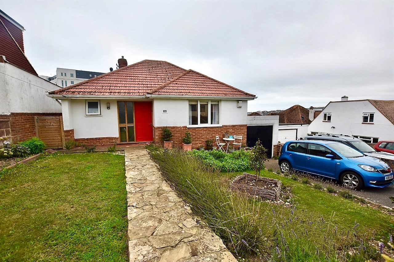 Oaklands Avenue, Saltdean, Brighton, BN2 8LQ Carruthers & Luck