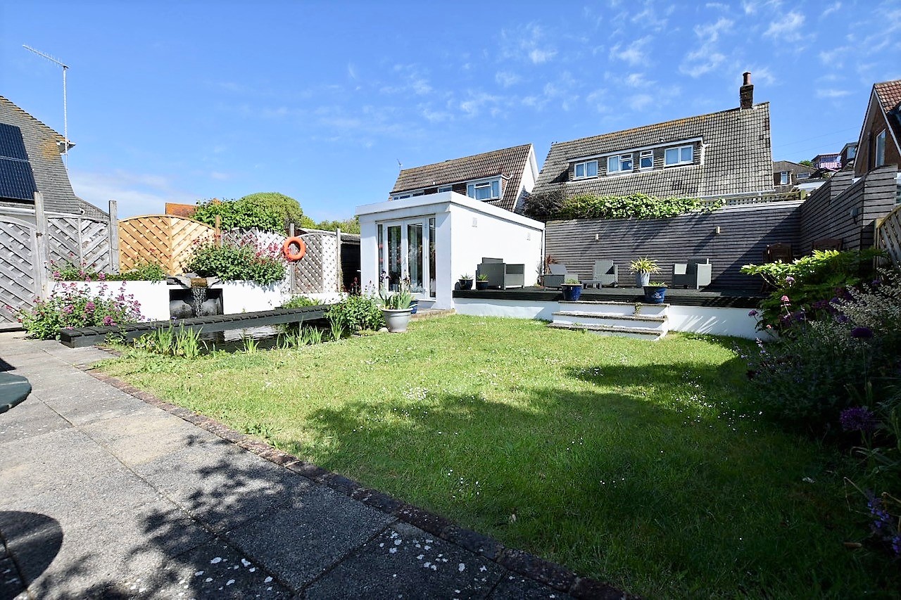 Bannings Vale, Saltdean, Brighton, BN2 8DB Carruthers & Luck