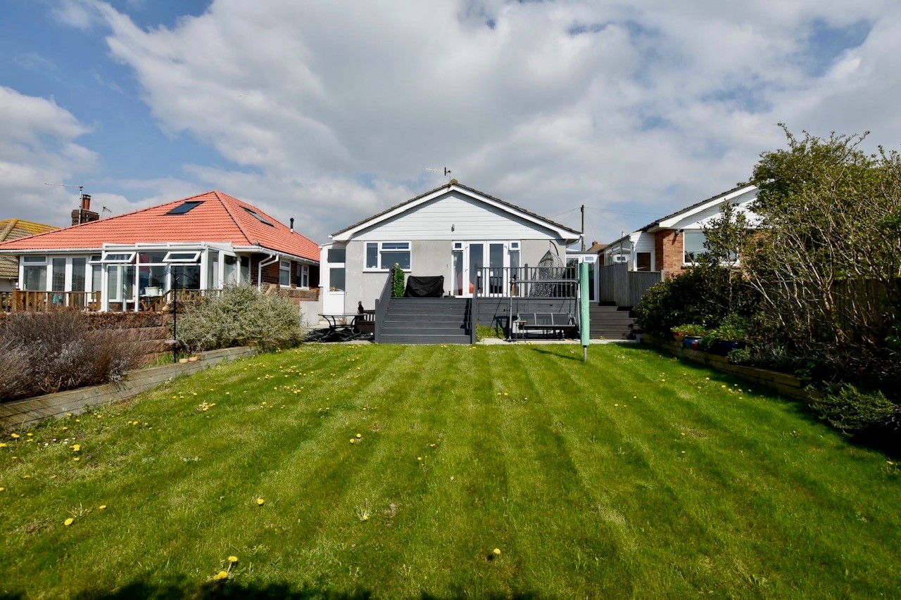 Oaklands Avenue, Saltdean, Brighton, BN2 8LQ Carruthers & Luck