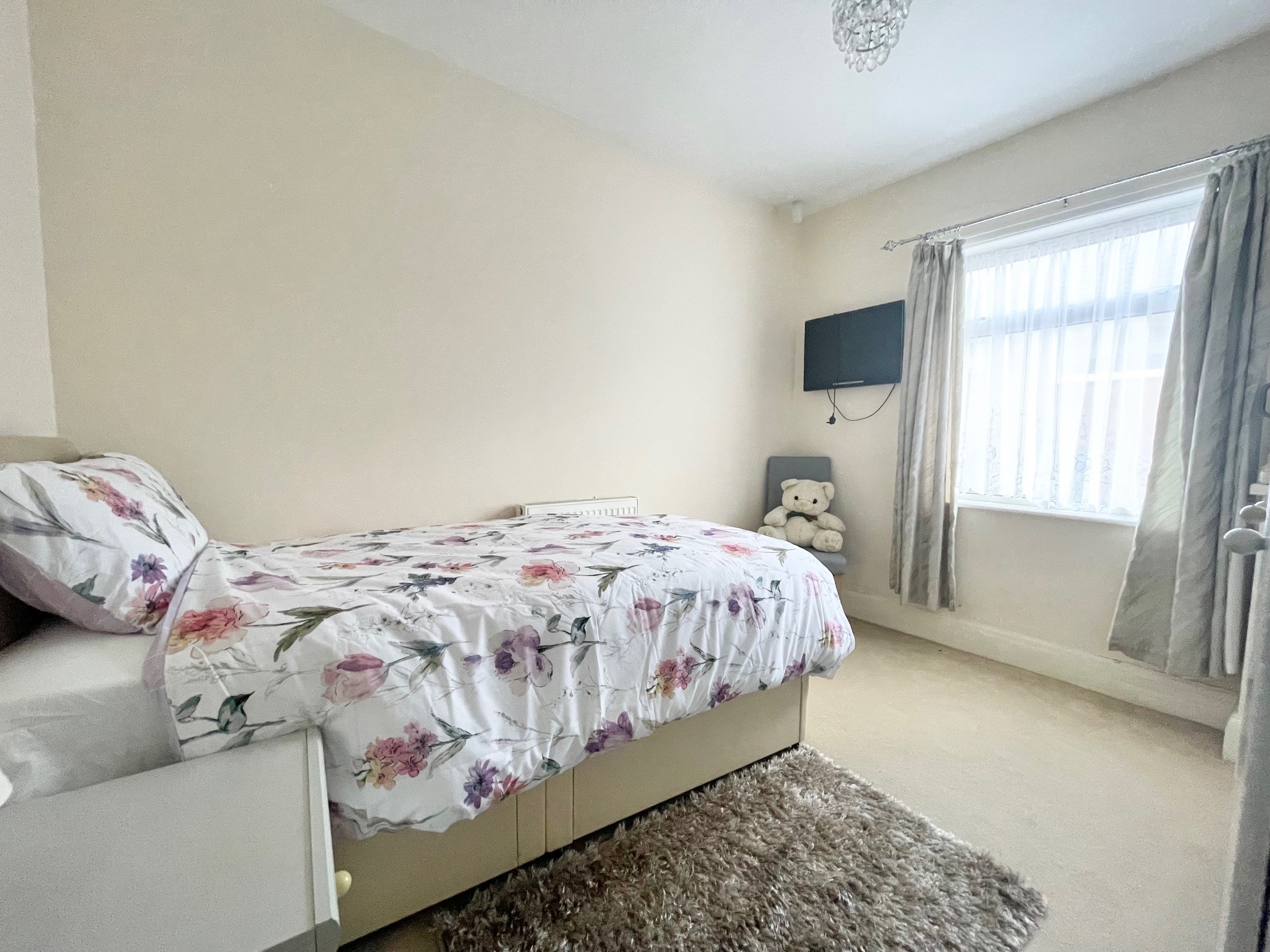 Dorothy Avenue, Peacehaven, BN10 8HT Carruthers & Luck Carruthers