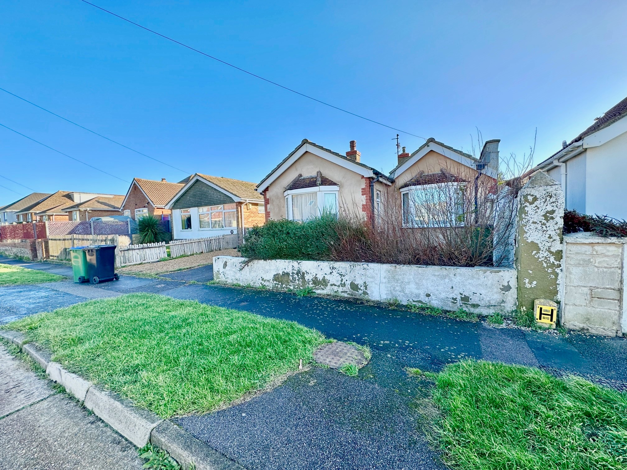 Dorothy Avenue, Peacehaven, BN10 8HT Carruthers & Luck Carruthers