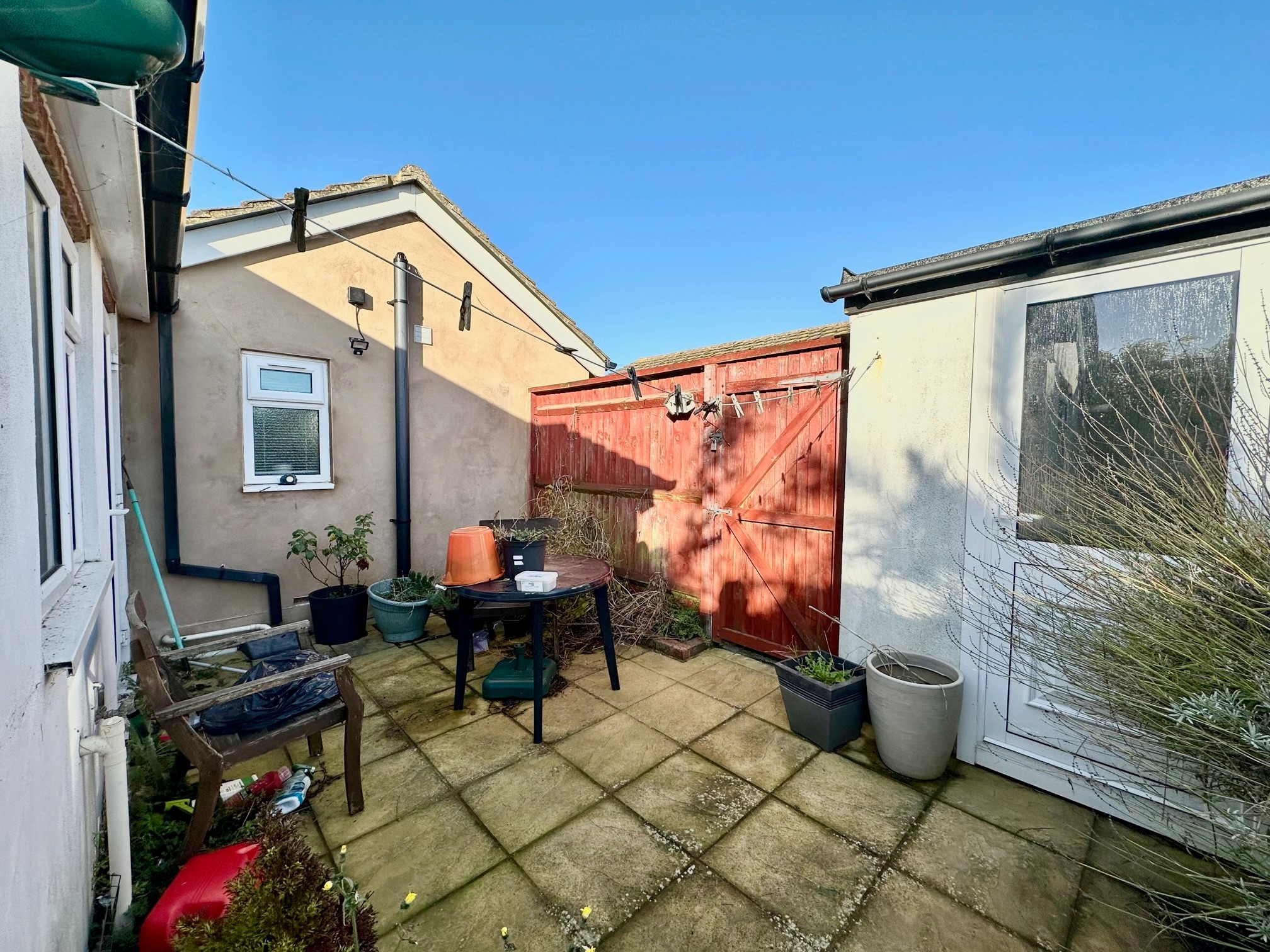 Dorothy Avenue, Peacehaven, BN10 8HT Carruthers & Luck Carruthers