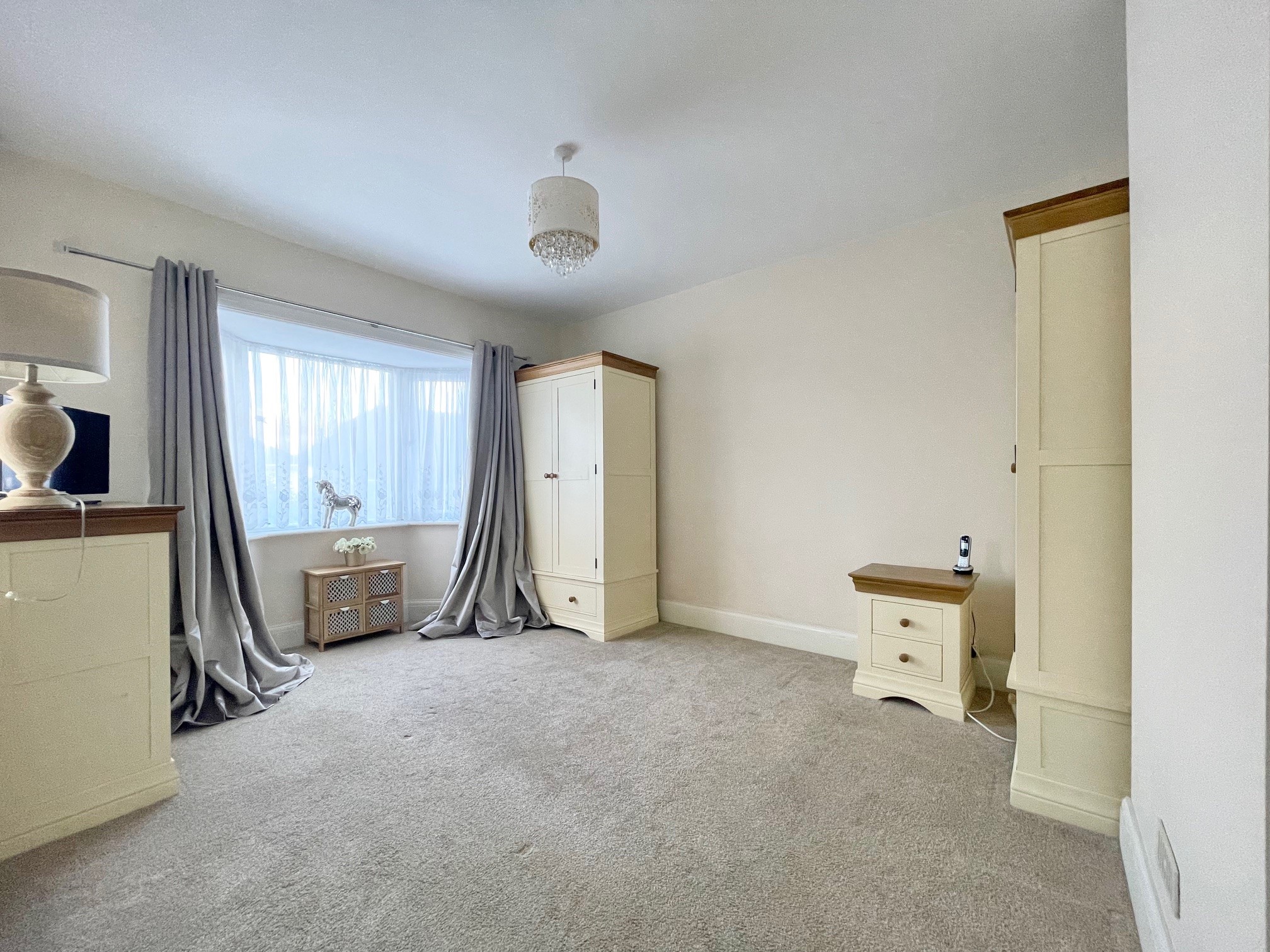 Dorothy Avenue, Peacehaven, BN10 8HT Carruthers & Luck Carruthers