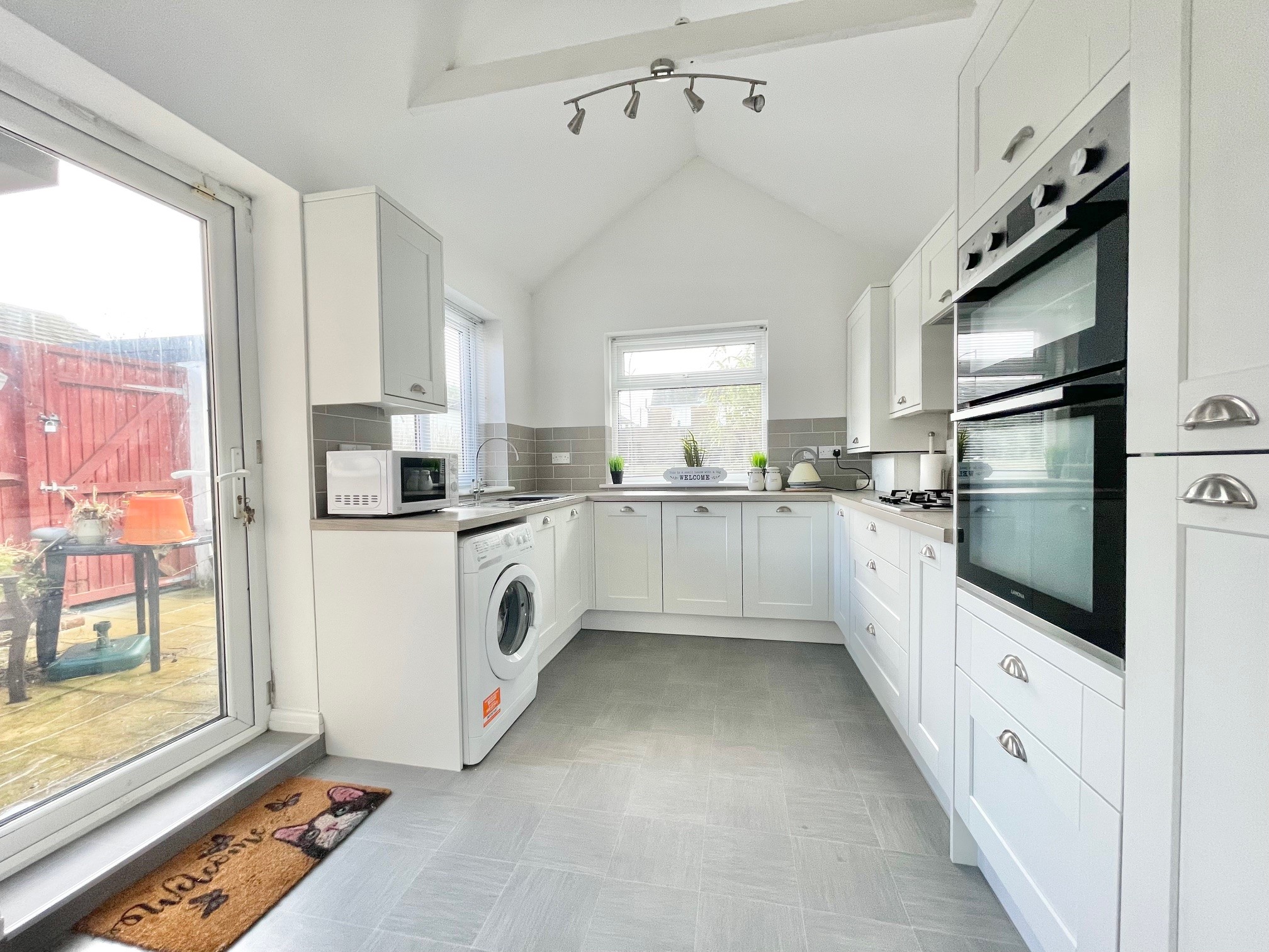 Dorothy Avenue, Peacehaven, BN10 8HT Carruthers & Luck Carruthers