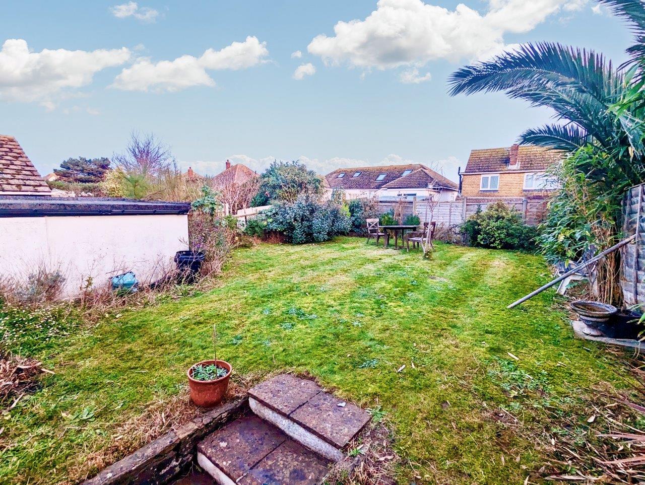 Dorothy Avenue, Peacehaven, BN10 8HT Carruthers & Luck Carruthers