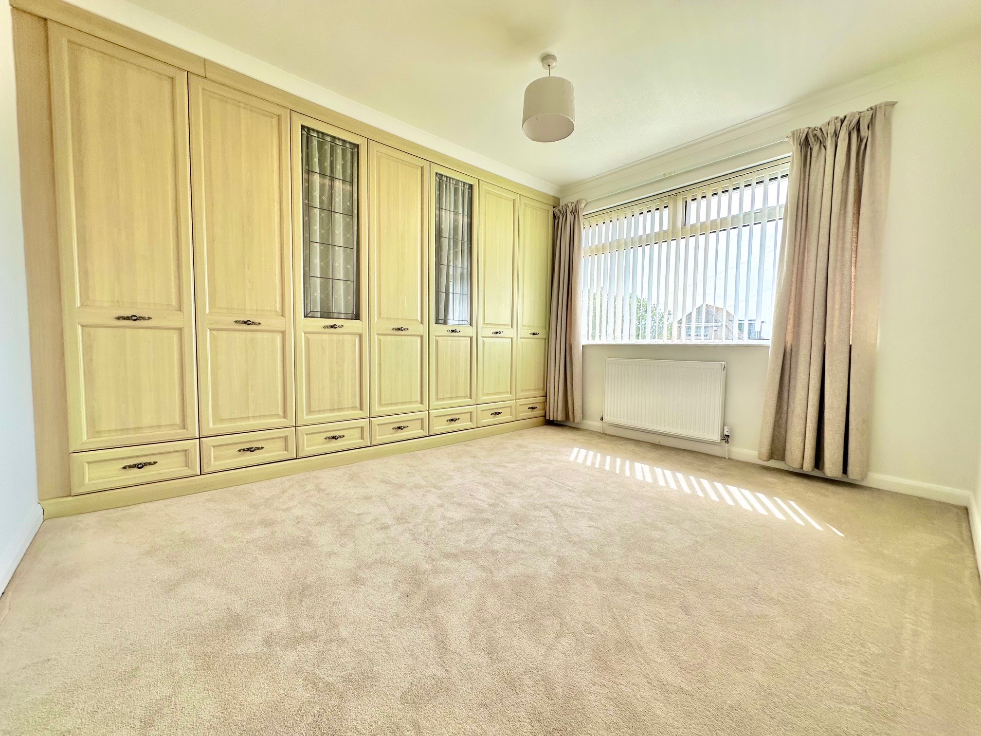 Oaklands Avenue, Saltdean, Brighton, BN2 8PB Carruthers & Luck