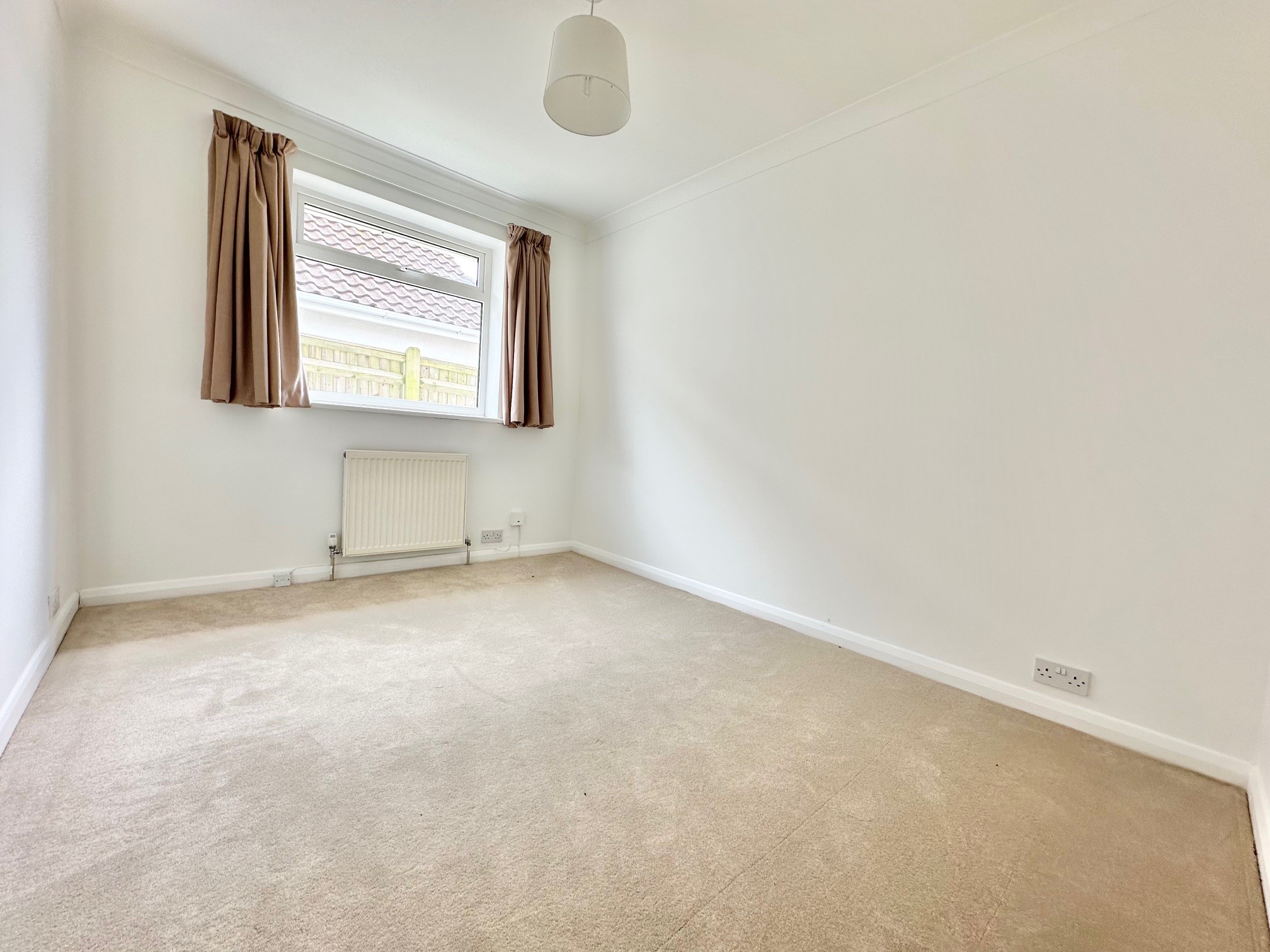 Oaklands Avenue, Saltdean, Brighton, BN2 8PB Carruthers & Luck