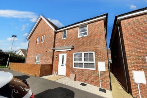 Goldfinch Avenue, Peacehaven, BN10 8GD
